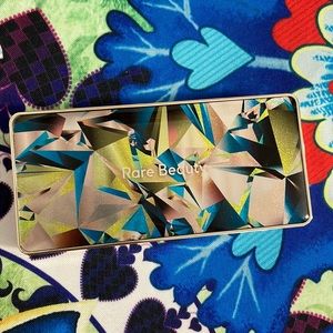 Rare Beauty Confident Energy Eyeshadow palette